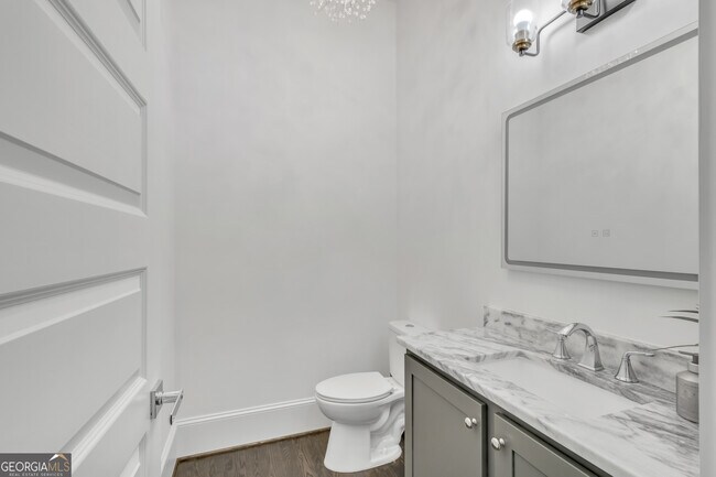 Building Photo - 1107 Briar Cove Cir