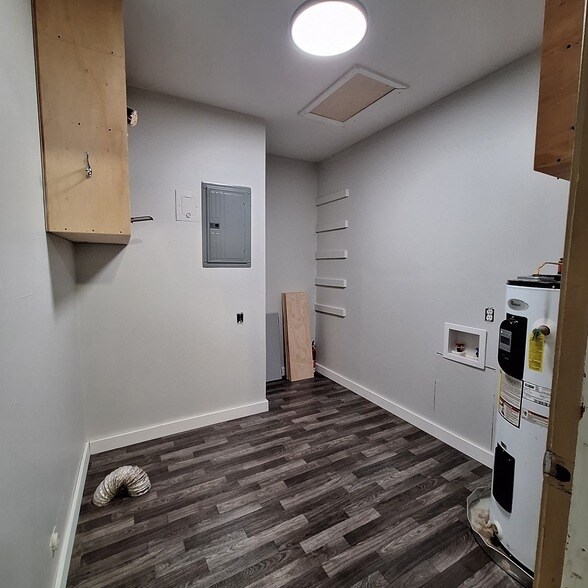 Building Photo - 418 Sam Houston Dr