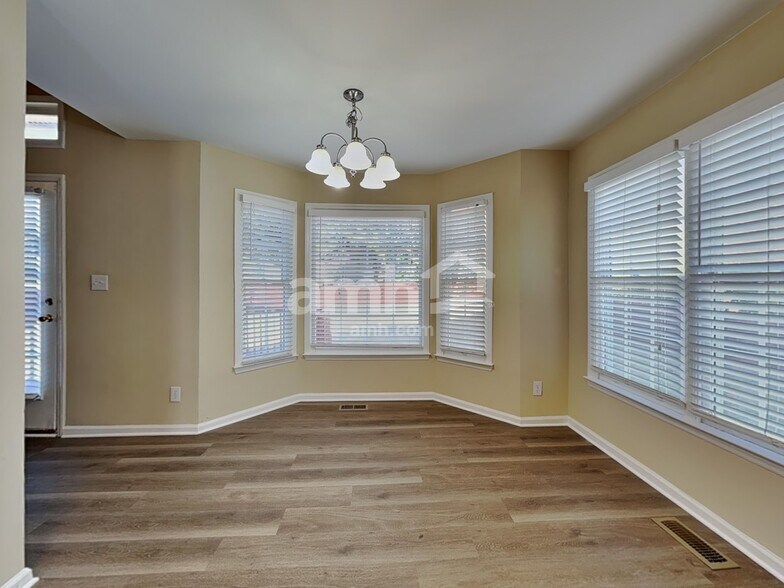 Building Photo - 1 Rosebank Ct