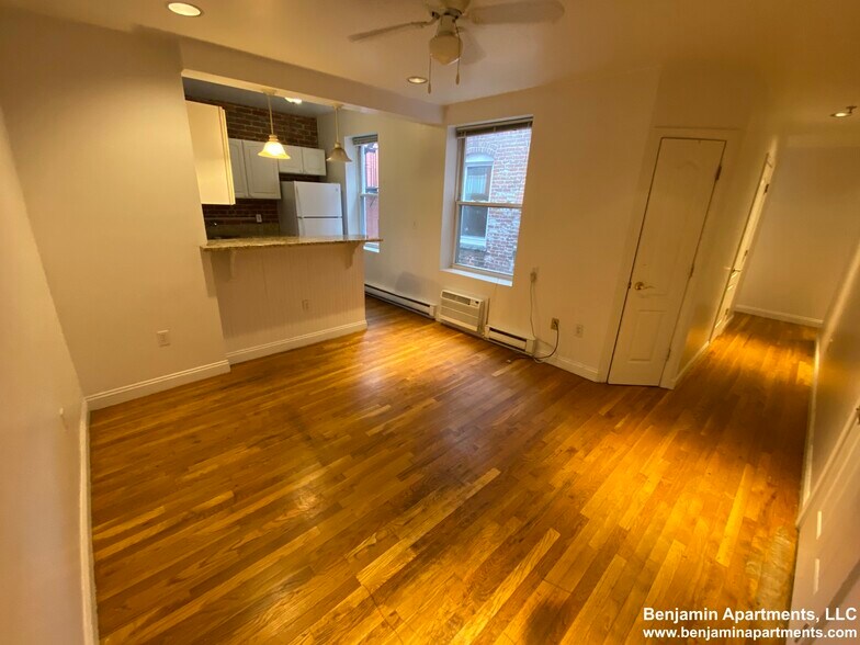 Building Photo - 91 Prince St