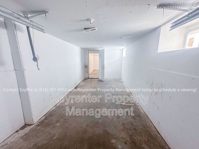 Building Photo - 3713 Wood Ave