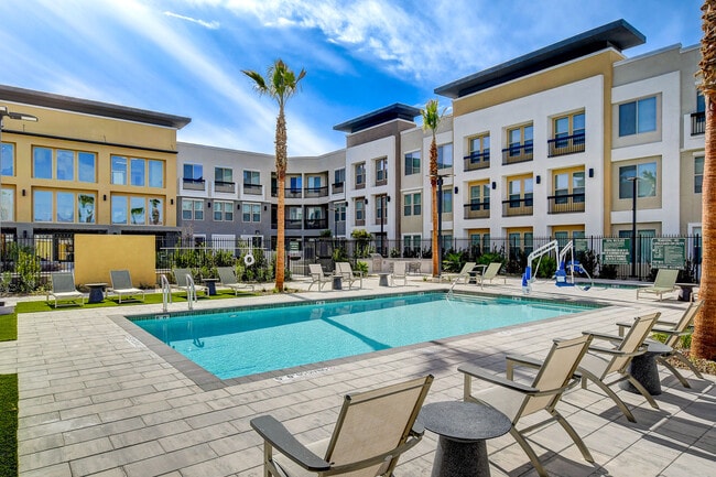 Building Photo - Heirloom at Rome