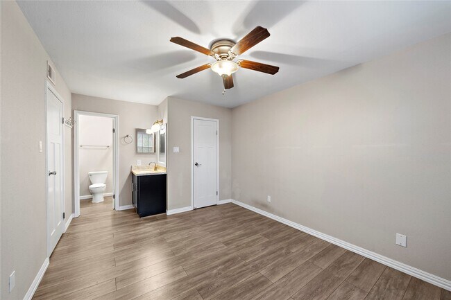 Building Photo - 2750 Holly Hall St