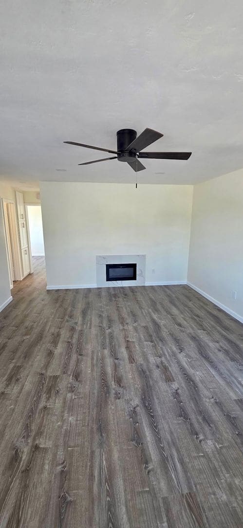 Building Photo - Upstairs 2 bedroom 1 bath apartment in PB, 4 blocks from ocean