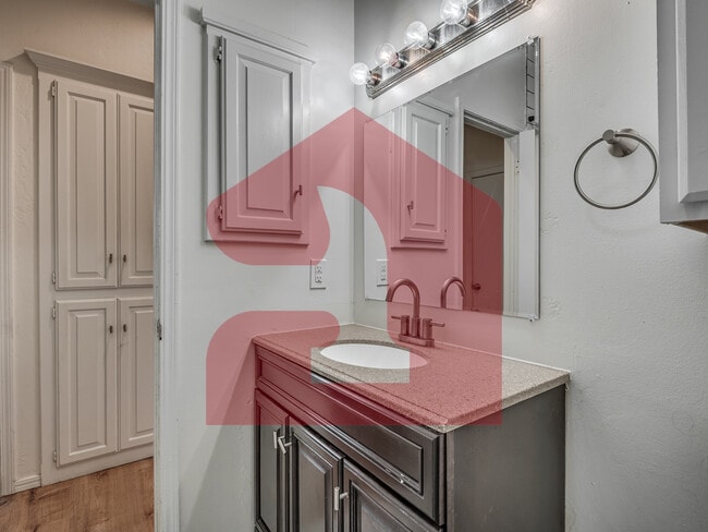 Building Photo - 2708 Silvertree Dr