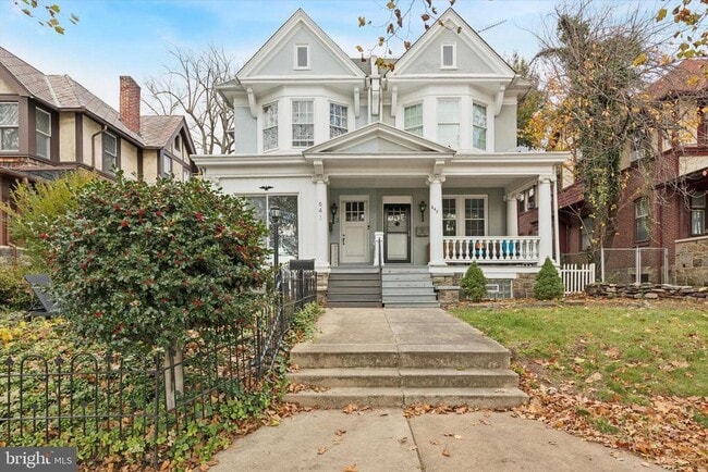 Building Photo - 641 E High St