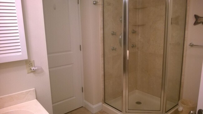 Building Photo - Colonnade Shipyard