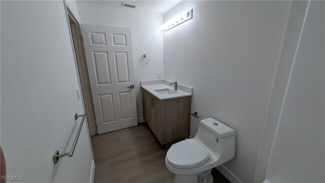 Building Photo - 5114 27th St SW