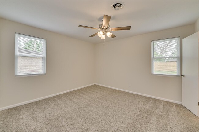 Building Photo - 143 Woodland Dr