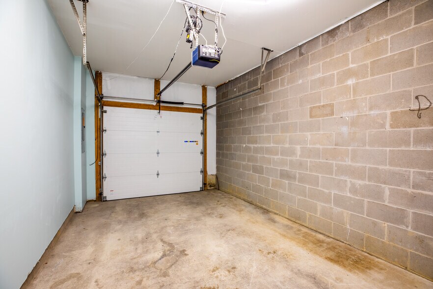 Building Photo - 8458 Charmed Days