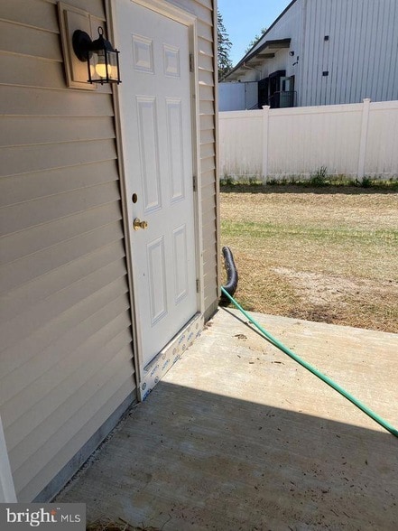 Building Photo - 376 E Main St