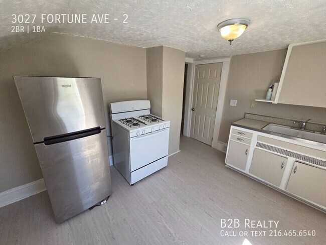 Building Photo - 3027 Fortune Ave