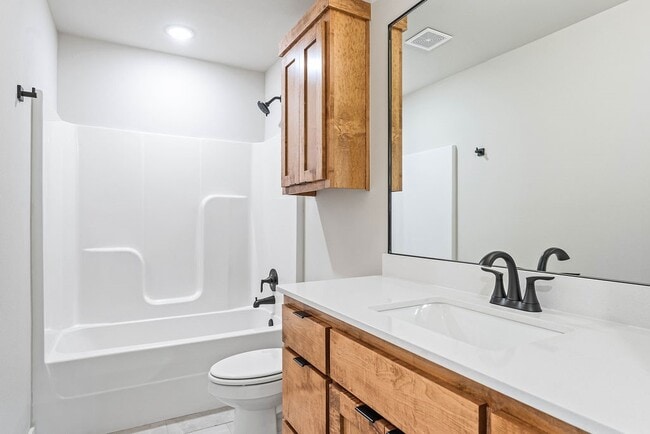 Building Photo - 491 S Happy Hollow Rd