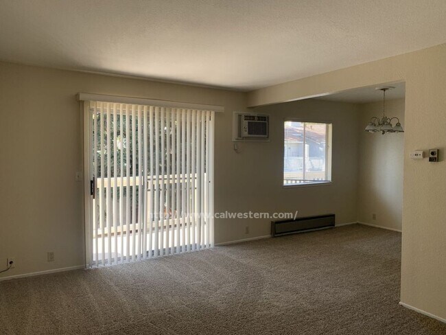 Building Photo - Campbell, Lovely 2 Bedroom and 2 Bath Cond...