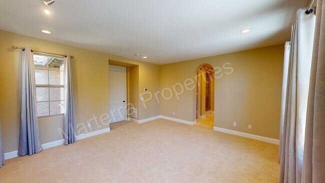 Building Photo - Beautiful Home in Portola Springs