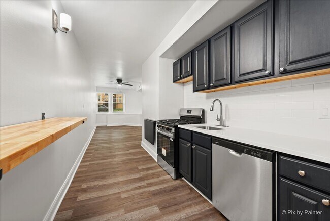 Building Photo - 5430 N Campbell Ave
