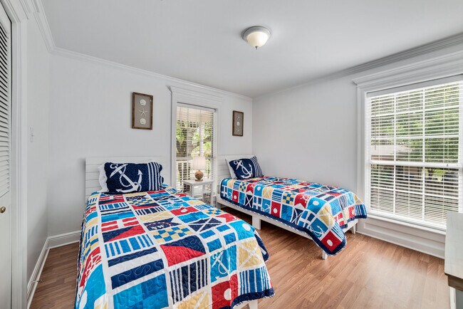 Building Photo - 2009 Wedgewood Cir