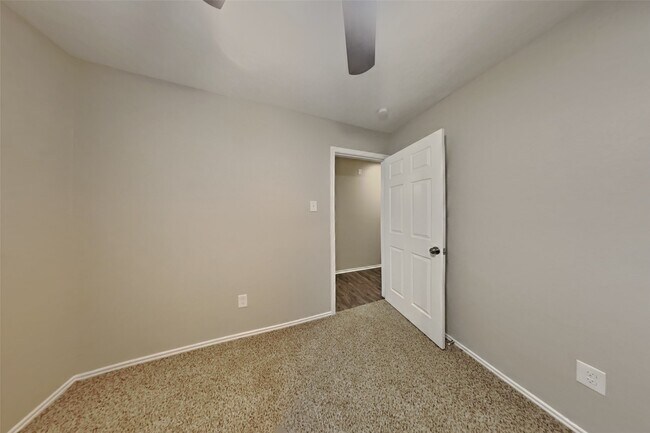 Building Photo - 1511 Miller Ave