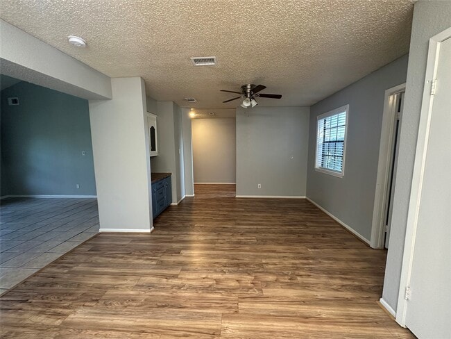 Building Photo - 10813 Scenic Dr