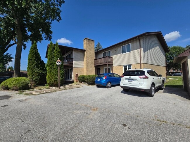 Building Photo - 1500 Camellia Dr