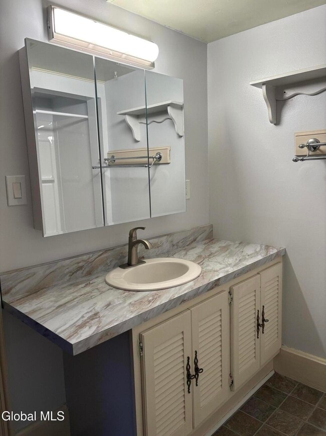 Building Photo - 24 George St