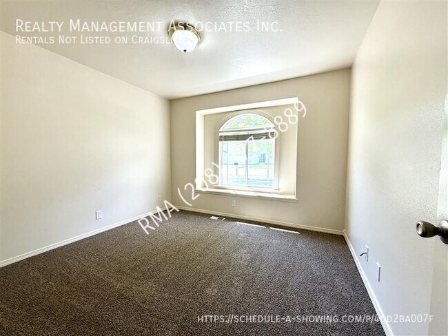 Building Photo - 3756 W Patel Dr