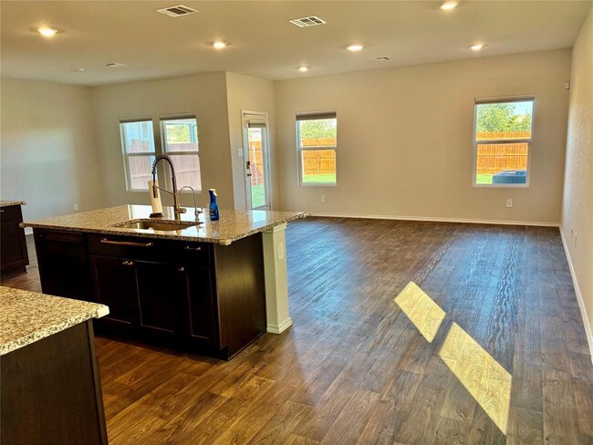 Building Photo - 127 Snapdragon Ln