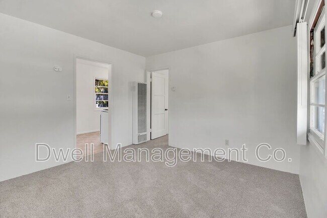 Building Photo - 4833 Cypress St