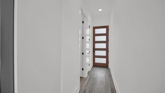 Building Photo - 21200 Portsmouth Cove