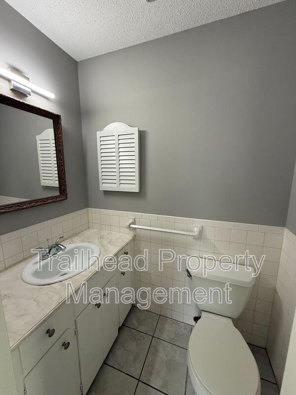 Building Photo - 7721 W 84th Terrace