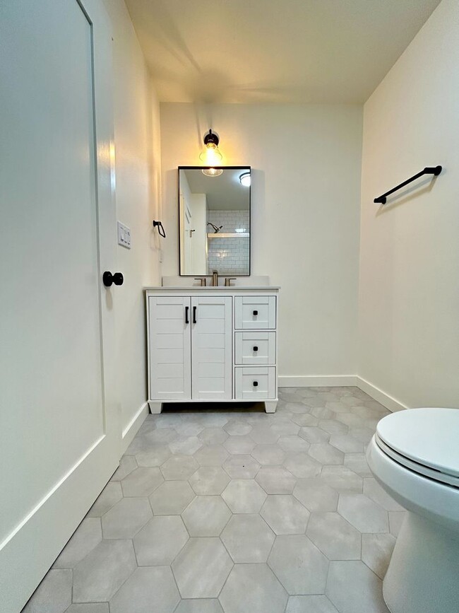 Building Photo - 1-Bed/1-Bath Near Downtown San Luis Obispo and Cal Poly