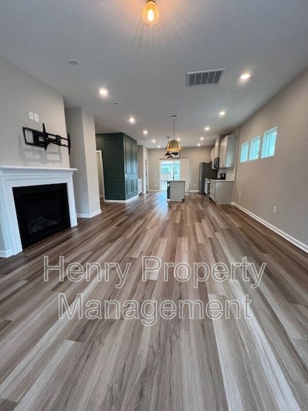Building Photo - 4023 Mahal Ave