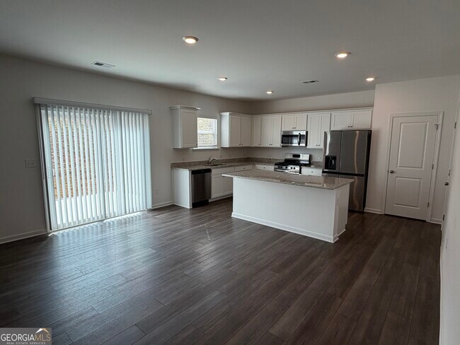 Building Photo - 788 Gelderland Dr