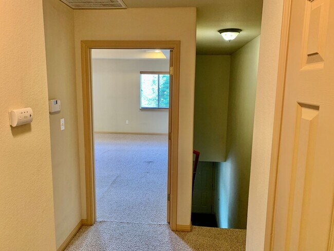 Building Photo - Beautiful 2 Bed/2.5 Bath Home in Round Roc...