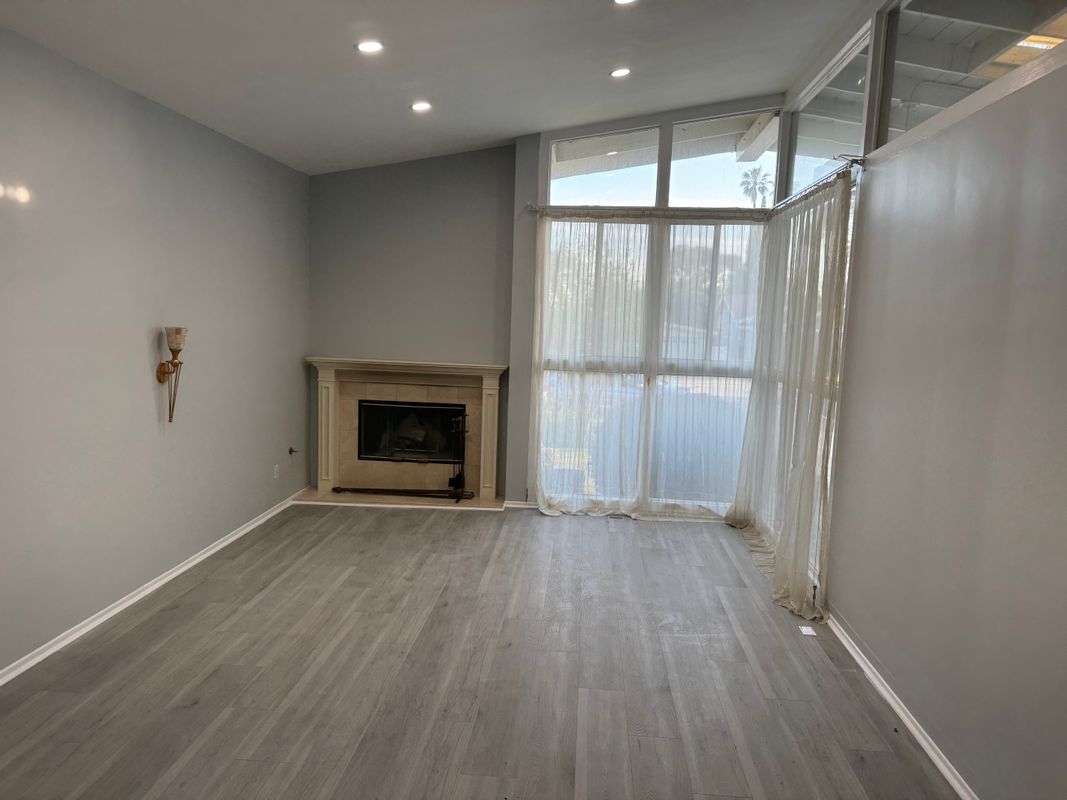 Building Photo - 17249 Flanders St