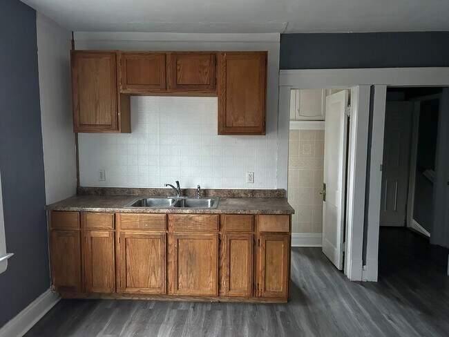 Building Photo - 12523 Forest Ave