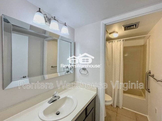 Building Photo - 1222 E Ocean View Ave