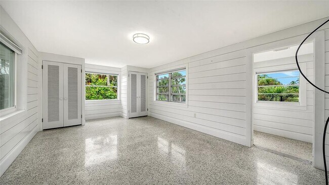 Building Photo - 7665 Sanderling Rd
