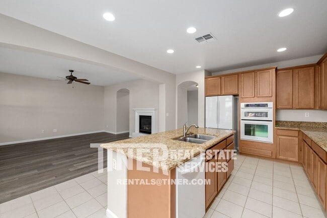 Building Photo - 3152 Overton Way