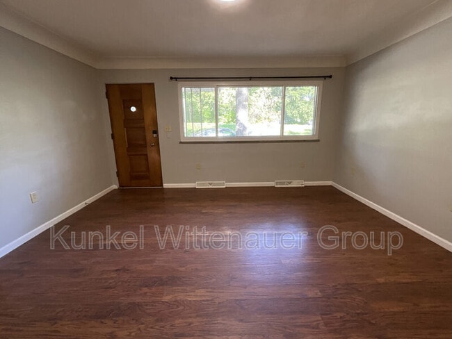 Building Photo - 1724 McClintock Ave