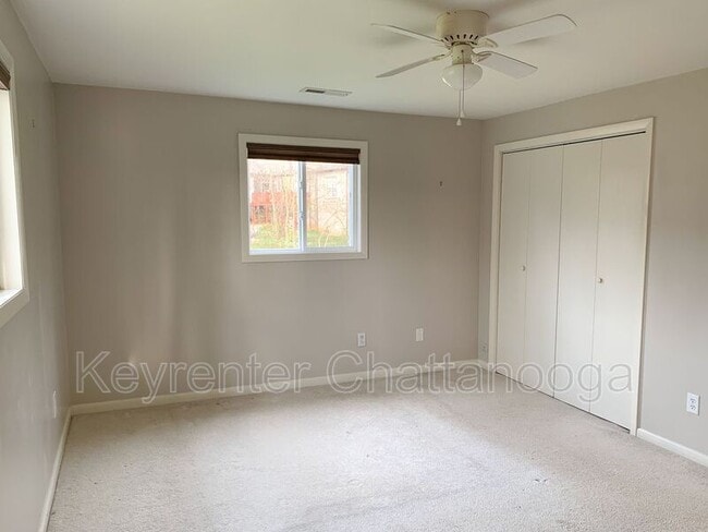 Building Photo - 1023 N Runyan Dr