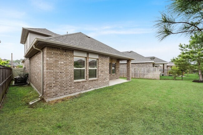 Building Photo - 16868 Pink Wintergreen Dr