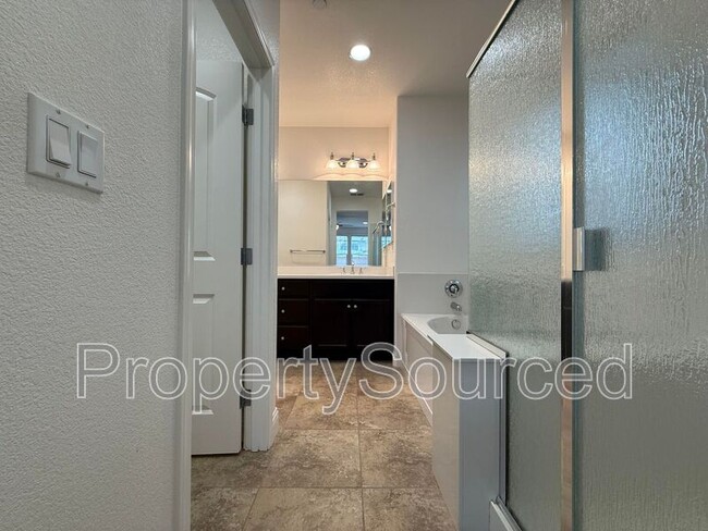 Building Photo - 656 Open Range Ave