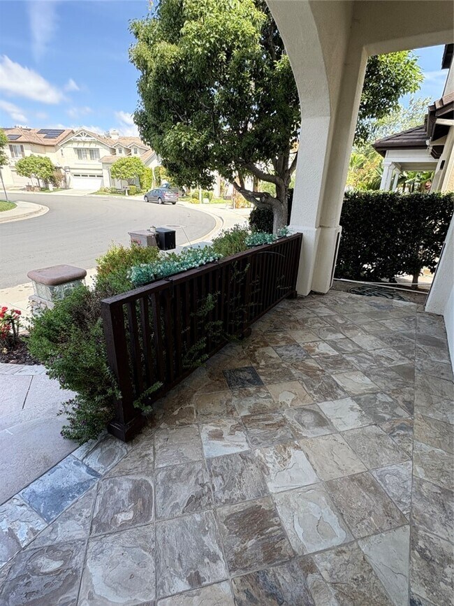 Building Photo - 24 Country Walk Dr