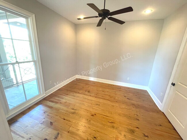 Building Photo - 3BR/3BA For Rent