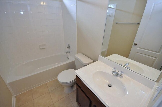 Building Photo - HOME WITH ALL THE UPGRADES! 4 BEDROOM 3 BATH
