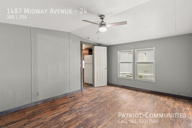 Building Photo - 1487 Midway Ave