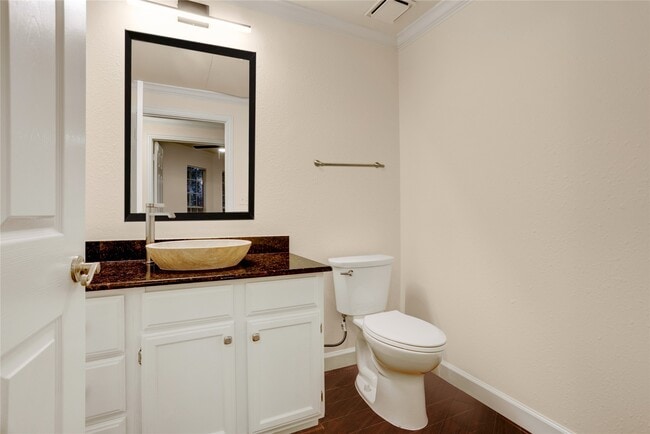 Building Photo - 2111 Welch St