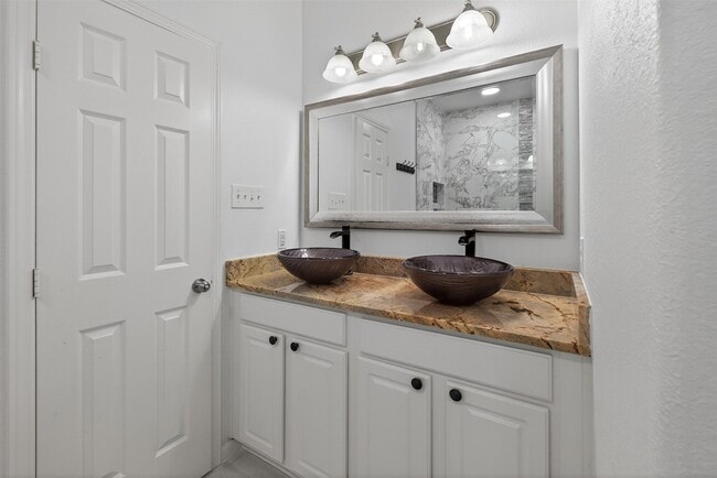 Building Photo - 1314 Glenwood Canyon Ln