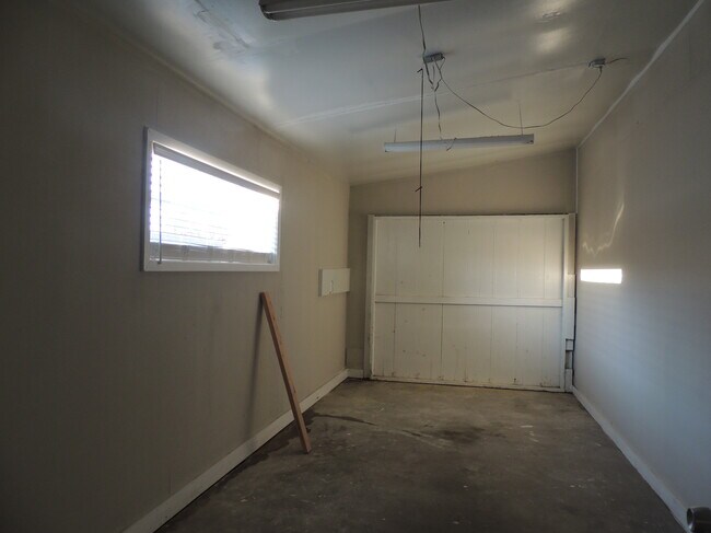 Building Photo - 6552 E 27th Pl
